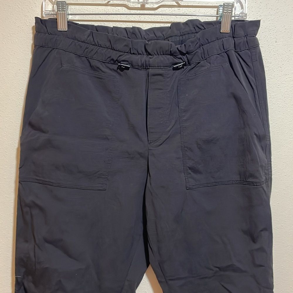 Athleta Trekkie Paper Bag Pants Black Pull On Nylon Hiking Size 6 405927 - Picture 6 of 13